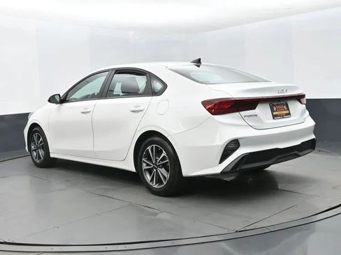 Used 2024 Kia Forte LXS image 9