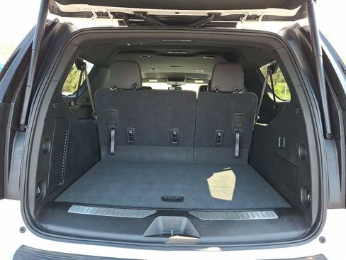 Used 2025 Chevrolet Suburban Z71 AWD/4WD image 28
