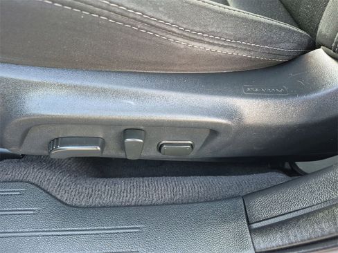 Used 2017 Subaru Legacy 2.5i Premium image 19