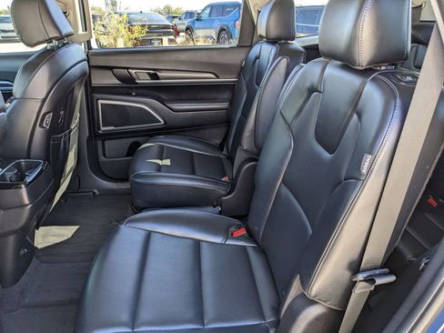 Certified 2024 Kia Telluride S w/ S Sunroof Package image 19