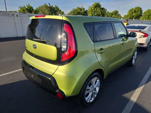 Used 2016 Kia Soul + FWD image 4