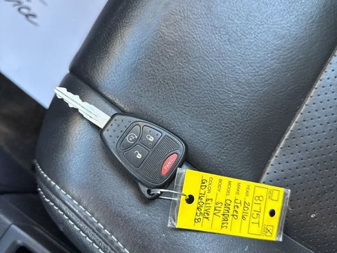 Used 2016 Jeep Compass High Altitude image 27