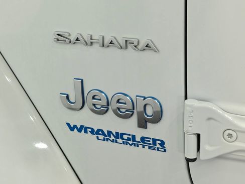 Used 2022 Jeep Wrangler Unlimited Sahara w/ Cold Weather Group image 62