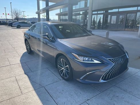 Used 2023 Lexus ES 350 w/ Premium Package image 2