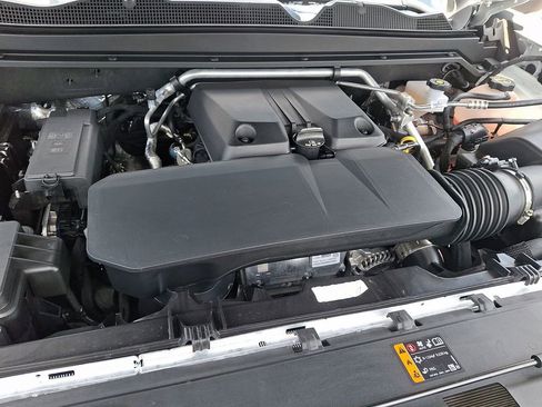 Used 2024 GMC Canyon AT4 w/ AT4 Premium Package AWD/4WD image 28