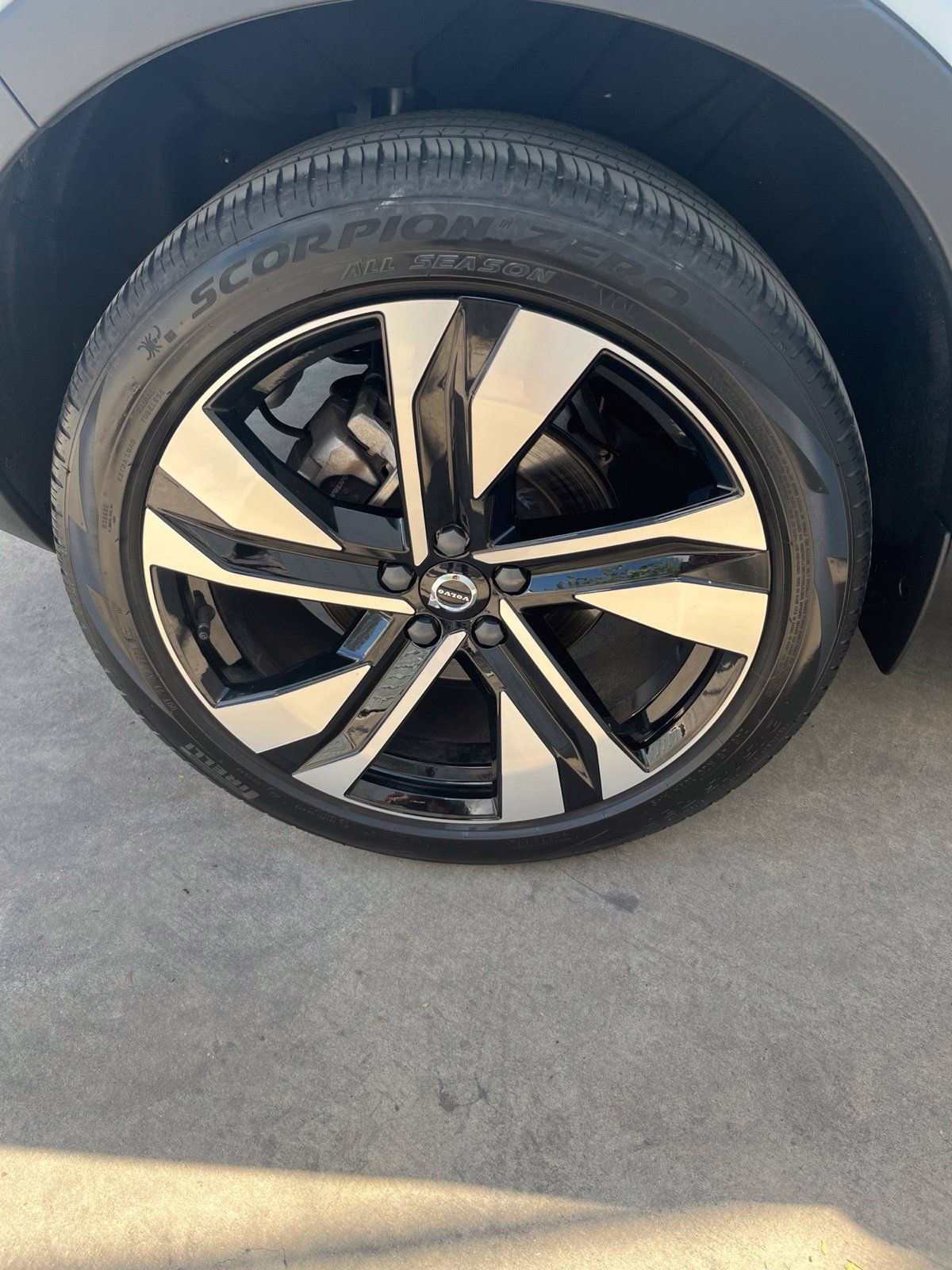 Used 2024 Volvo XC40 B5 Plus w/ Protection Package Premier AWD/4WD image 25