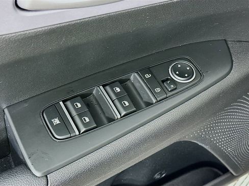 Used 2024 Kia Forte LXS image 22