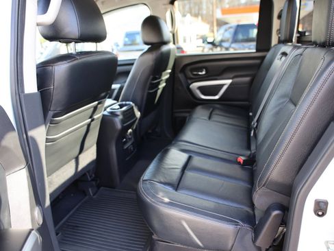 Used 2017 Nissan Titan SL image 24