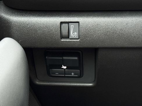 Used 2023 Chevrolet Colorado Z71 w/ Z71 Convenience Package 2 image 12