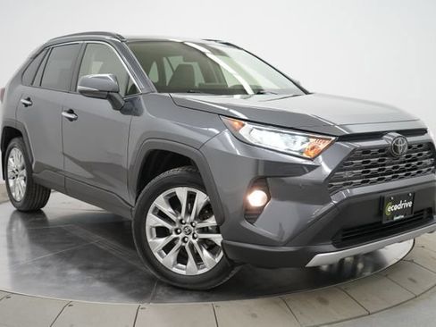 Used 2019 Toyota RAV4 Limited w/ Cold Weather Package AWD/4WD image 3