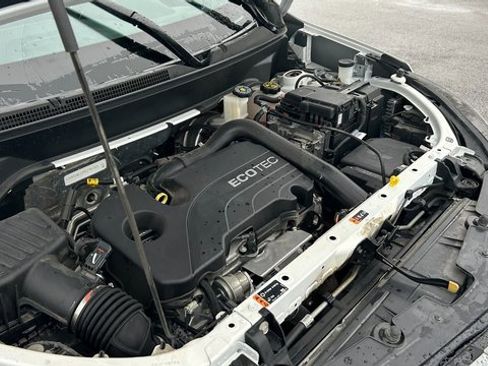 Certified 2022 Chevrolet Equinox RS w/ LPO, Floor Liner Package image 60