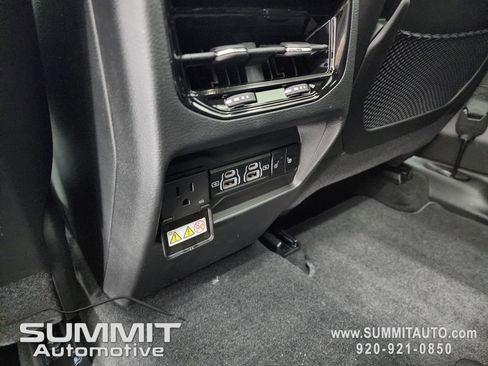 New 2025 Jeep Grand Cherokee Limited w/ Black Appearance Package image 40