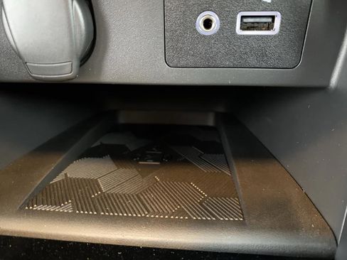 New 2025 Nissan Versa SV w/ Trunk Package image 21