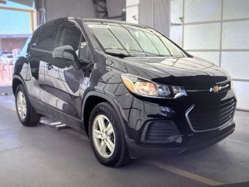 Used 2020 Chevrolet Trax LS w/ Tint and Cruise Package FWD image 19
