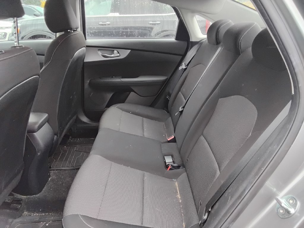 Used 2022 Kia Forte LXS FWD image 11