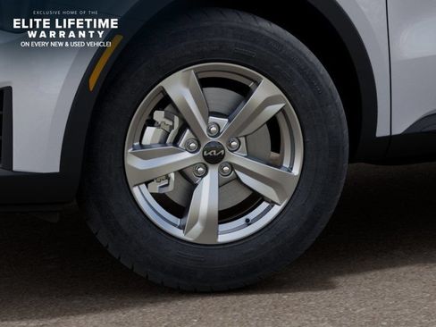 New 2026 Kia Sorento LX FWD image 10
