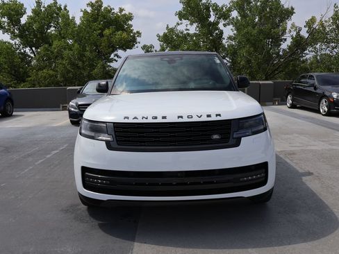 Used 2025 Land Rover Range Rover SE AWD/4WD image 3