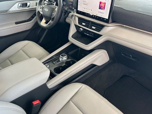 New 2026 Ford Explorer Active w/ Active Comfort Package image 16