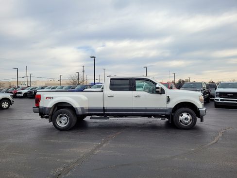 Used 2022 Ford F350 Lariat w/ Lariat Ultimate Package image 2