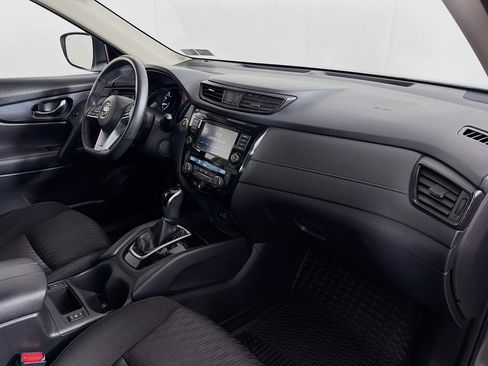 Used 2020 Nissan Rogue SV image 29