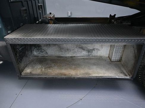 Used 2010 Ford F550 4x4 Regular Cab Super Duty image 24