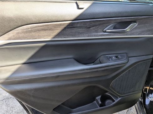 Used 2024 Jeep Grand Cherokee L Limited w/ Luxury Tech Group II image 23