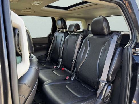 Used 2025 Kia Carnival SX w/ SX Dark Edition Package image 37