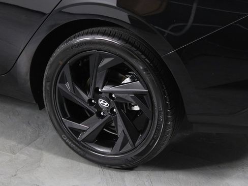 Certified 2026 Hyundai Elantra Sport FWD image 15
