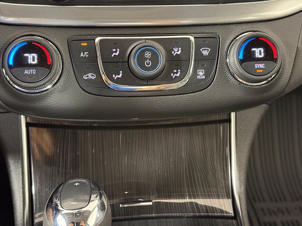 Used 2019 Chevrolet Impala LT w/ LT Leather Package FWD image 15