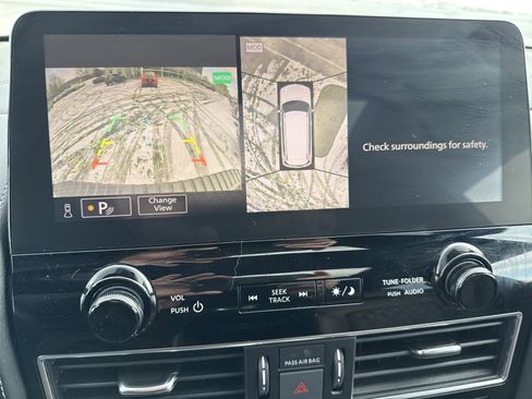 Used 2023 Nissan Armada Platinum w/ Captain's Chairs Package image 27