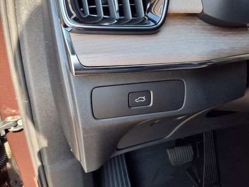 New 2026 Volvo XC90 B5 Core AWD/4WD image 10
