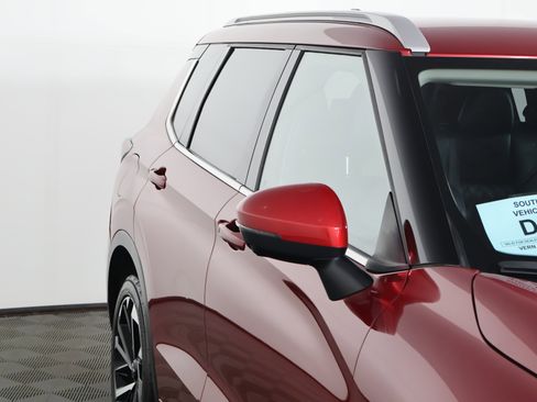 Used 2023 Mitsubishi Outlander SEL image 14
