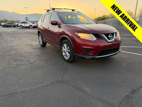 Used 2015 Nissan Rogue SV image 1