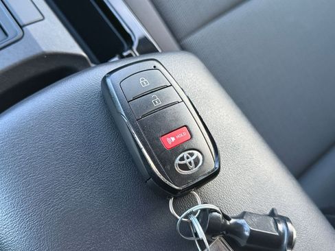 Used 2025 Toyota Prius LE image 22