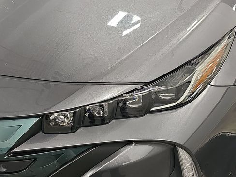 Used 2018 Toyota Prius Prime Advanced FWD image 32
