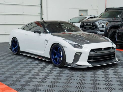Used 2009 Nissan GT-R Premium AWD/4WD image 12