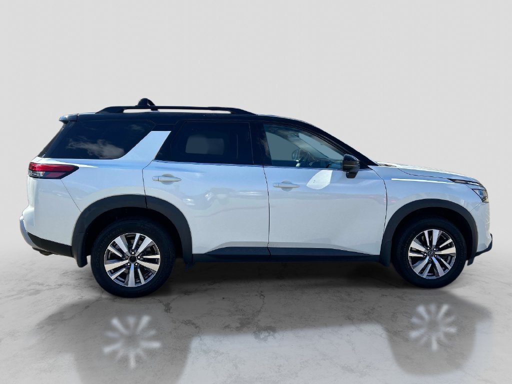 Used 2022 Nissan Pathfinder SL AWD/4WD image 6