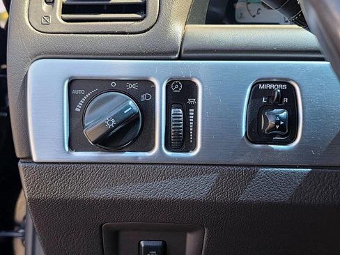 Used 2002 Ford Thunderbird Deluxe image 53