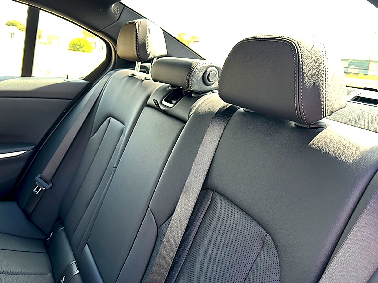New 2026 BMW 330i Sedan w/ Premium Package RWD image 17