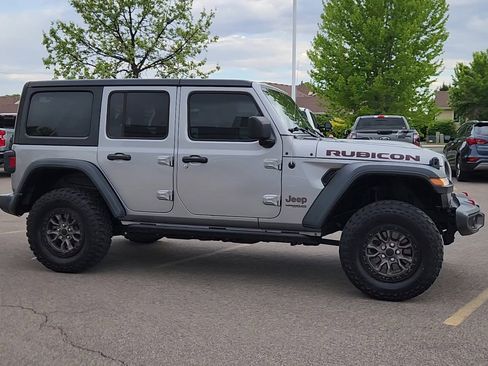 Used 2019 Jeep Wrangler Unlimited Rubicon w/ Cold Weather Group AWD/4WD image 9