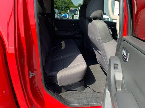 Used 2024 Nissan Frontier SV w/ Technology Package AWD/4WD image 29