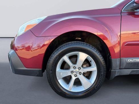 Used 2014 Subaru Outback 2.5i Limited image 9