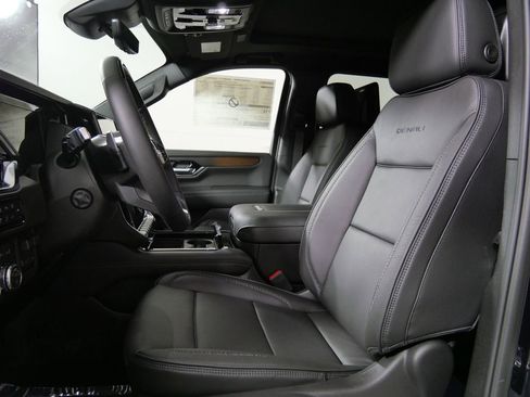 New 2026 GMC Yukon XL Denali w/ Denali Reserve Package image 13