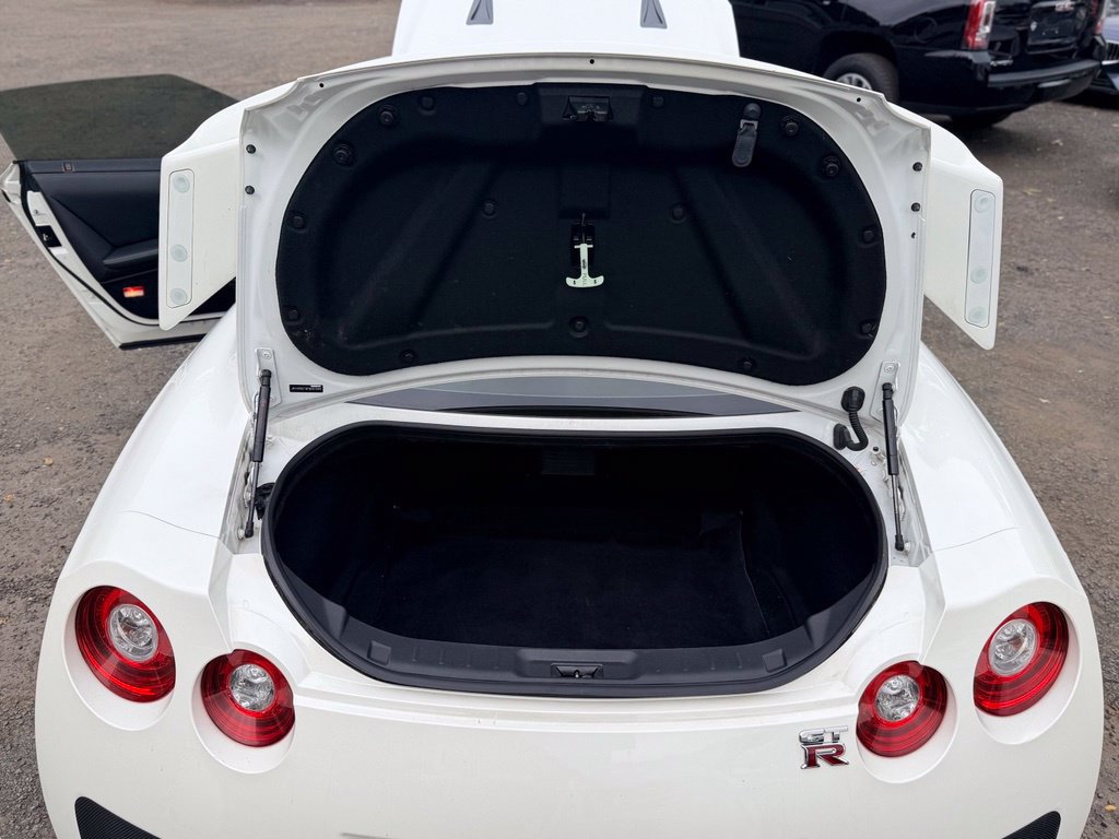 Used 2015 Nissan GT-R Premium AWD/4WD image 35
