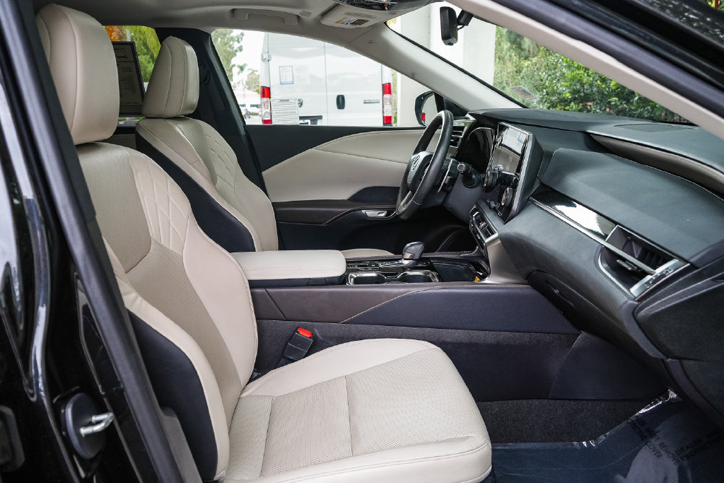 Used 2024 Lexus RX 350 FWD w/ Technology Package image 16
