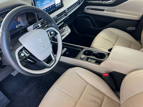 Used 2025 Lincoln Corsair Grand Touring w/ Equipment Group 301A image 10