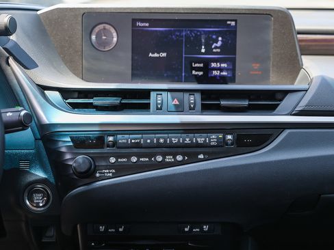 Used 2020 Lexus ES 350 w/ Premium Package FWD image 3