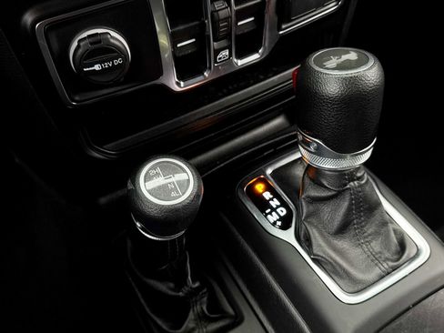 Used 2022 Jeep Wrangler Unlimited Sport w/ Sun And Sound Package AWD/4WD image 9