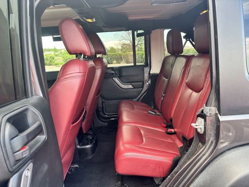 Used 2018 Jeep Wrangler Unlimited Sport S AWD/4WD image 39