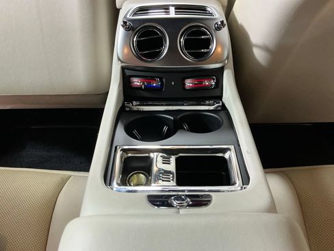 Used 2014 Rolls-Royce Wraith RWD image 25